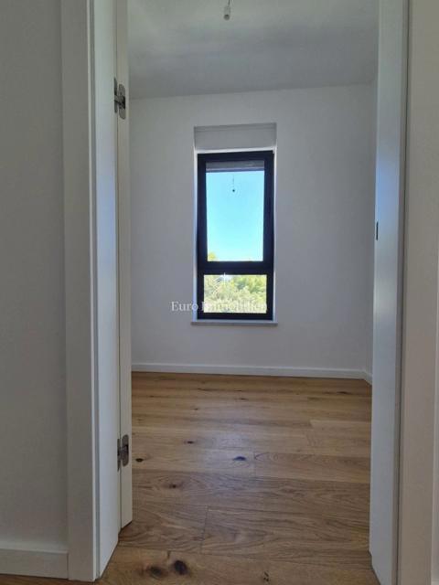 Villa familiare con piscina, nuova costruzione Betina