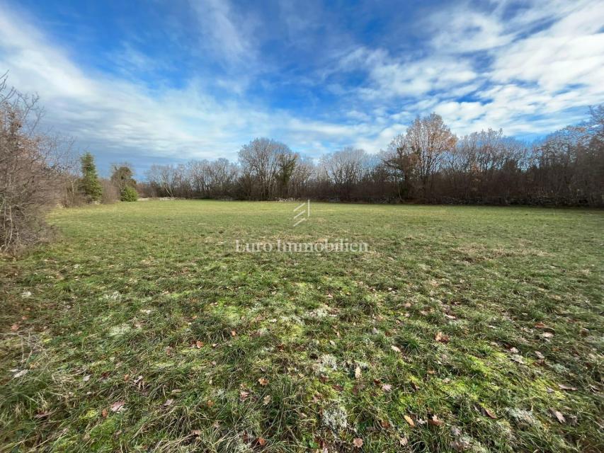 Terreno edificabile con progetto concettuale vicino a Dobrinj sull'isola di Krk