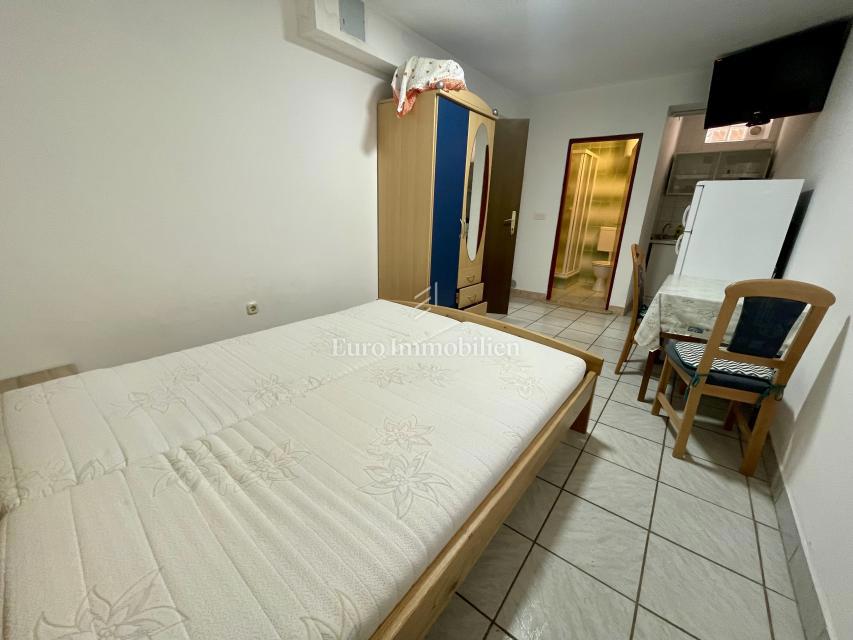 Isola di Krk, Omišalj - casa con 5 appartamenti