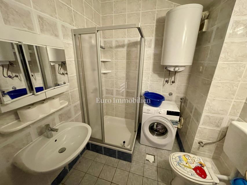 Isola di Krk, Omišalj - casa con 5 appartamenti