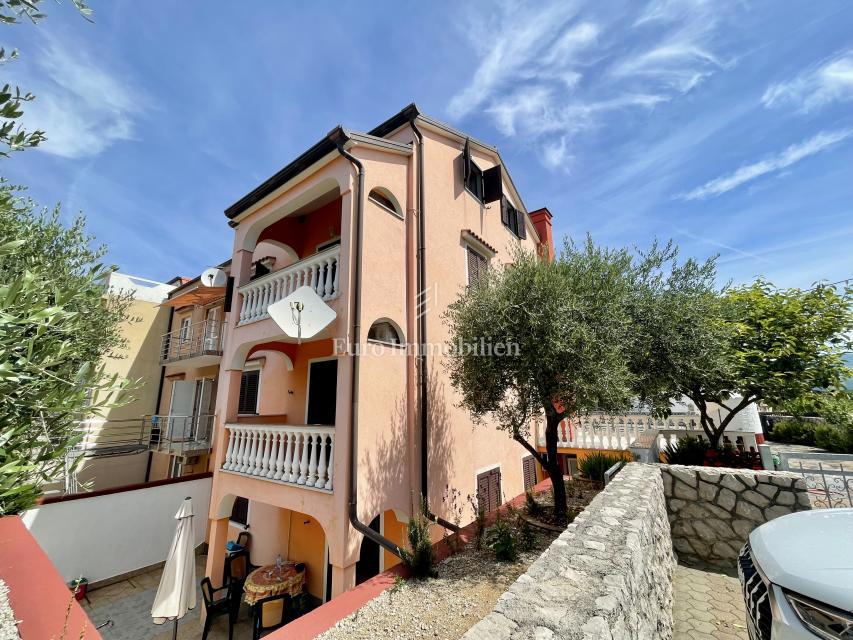 Isola di Krk, Omišalj - casa con 5 appartamenti