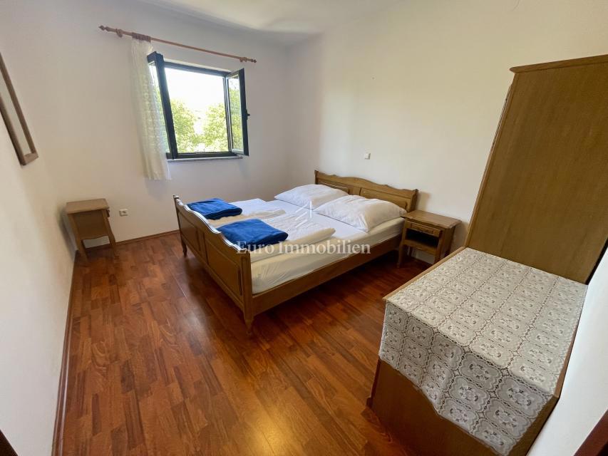 Isola di Krk, Omišalj - casa con 5 appartamenti