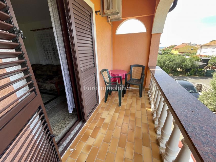 Isola di Krk, Omišalj - casa con 5 appartamenti