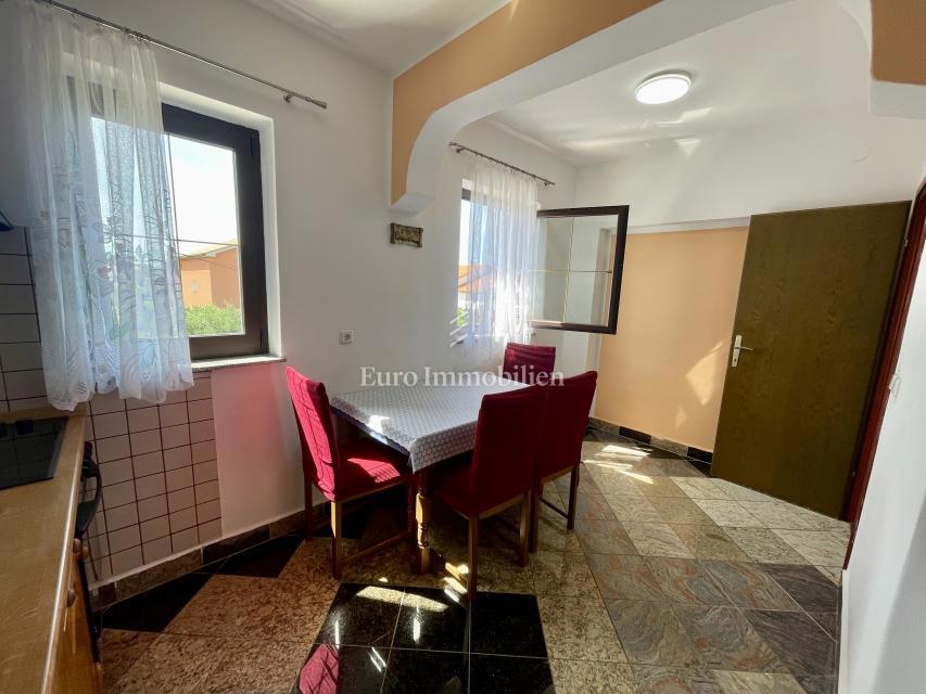 Isola di Krk, Omišalj - casa con 5 appartamenti