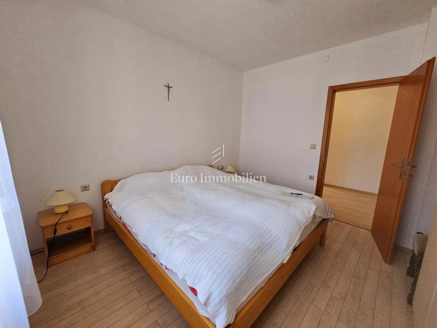 Malinska - casa spaziosa con tre appartamenti