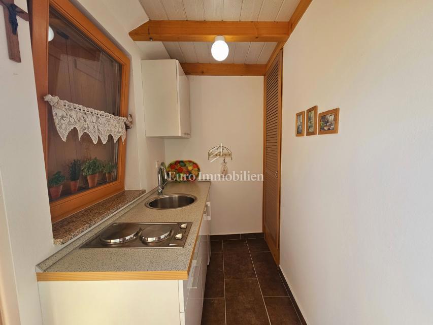 Due case con un bel giardino e piscina!