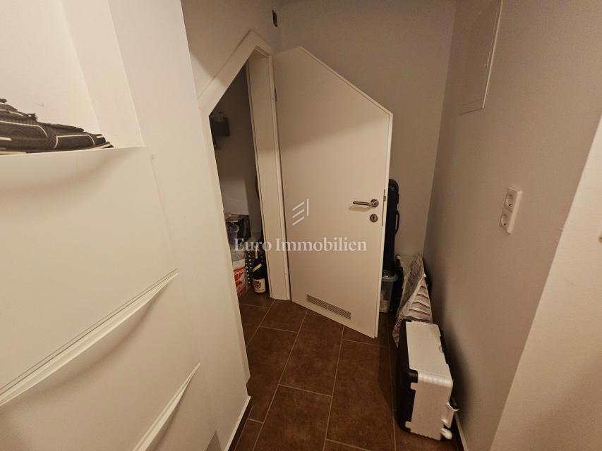 Due case con un bel giardino e piscina!