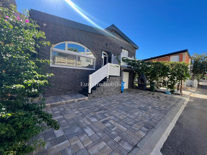 Casa indipendente con vista mare - Vir