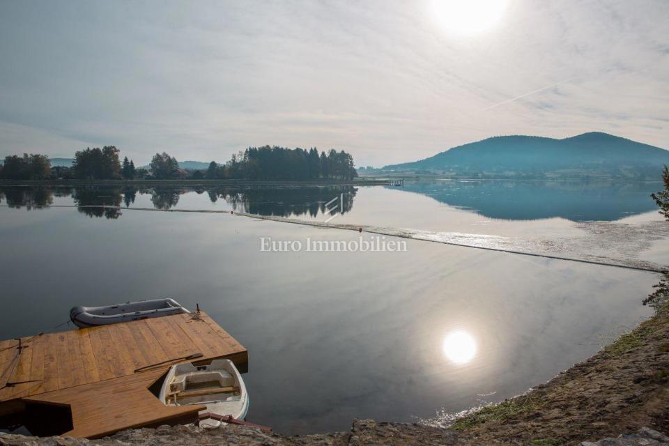 Villa sul lago vicino a Ogulin