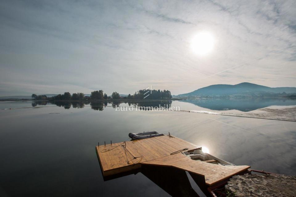 Villa sul lago vicino a Ogulin