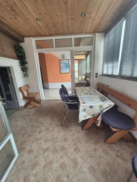 Vodice - casa con 3 appartamenti