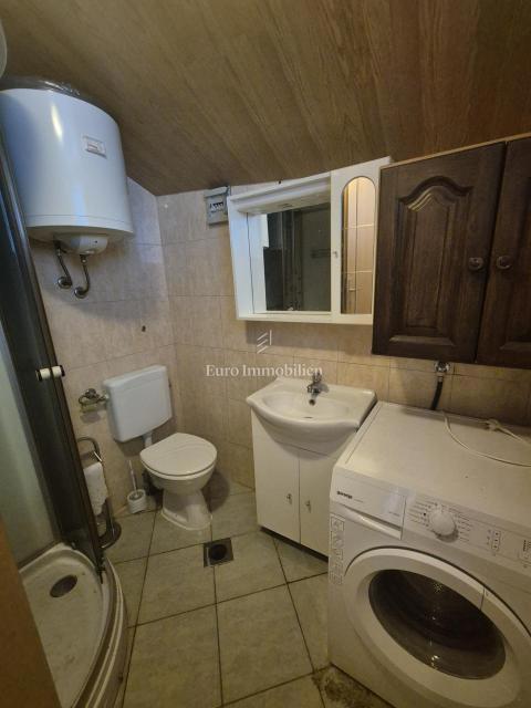 Vodice - casa con 3 appartamenti