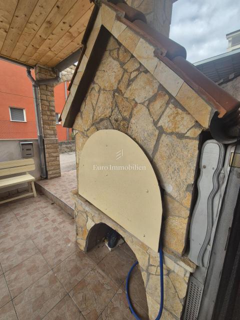 Vodice - casa con 3 appartamenti