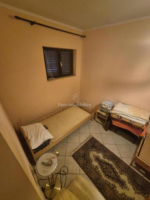 Vodice - casa con 3 appartamenti