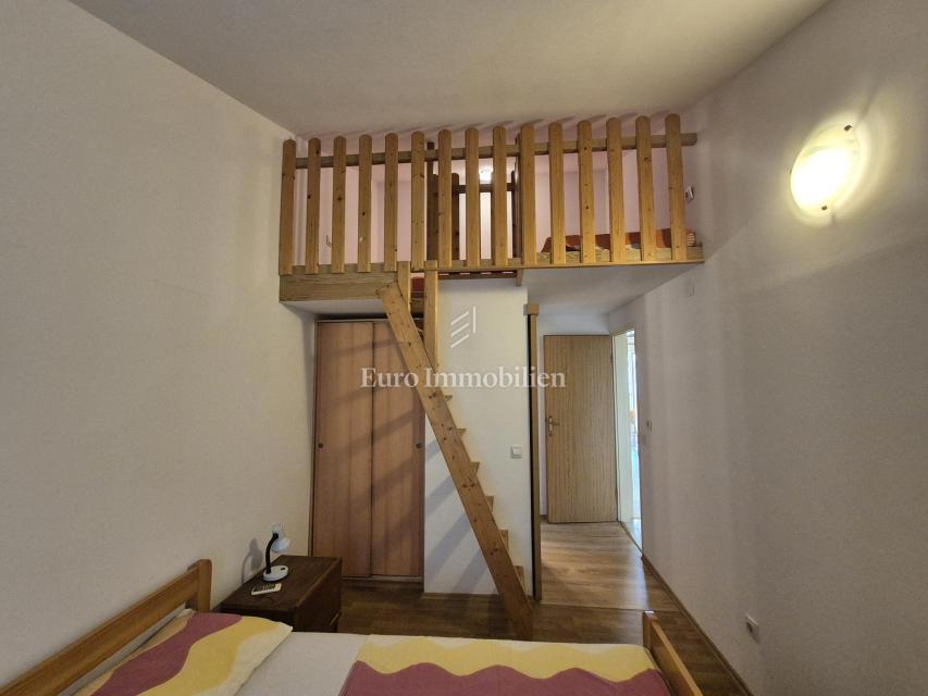 Vodice - casa con 3 appartamenti