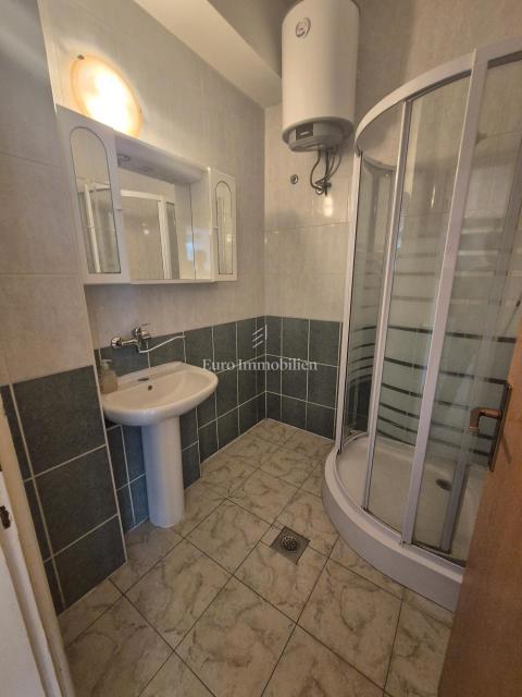 Vodice - casa con 3 appartamenti