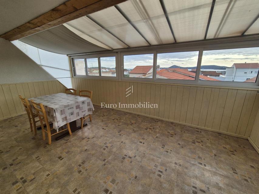 Vodice - casa con 3 appartamenti