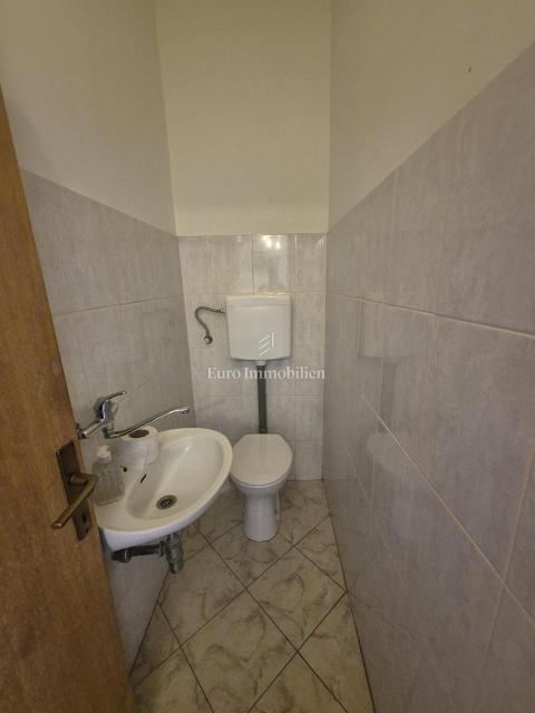 Vodice - casa con 3 appartamenti