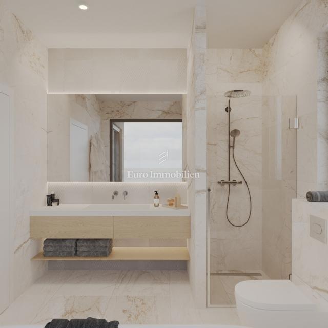 Tučepi - villa di nuova costruzione con 4 appartamenti