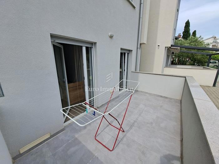 Novalja - appartamento al piano terra con cortile