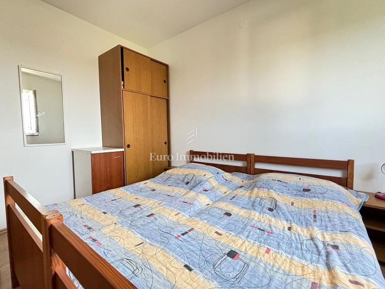 Pag - due appartamenti al piano terra della casa