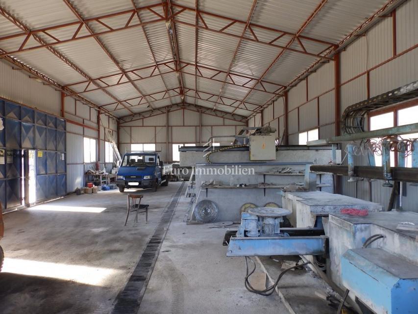 Dubrava, Sebenico - terreno edificabile con capannone