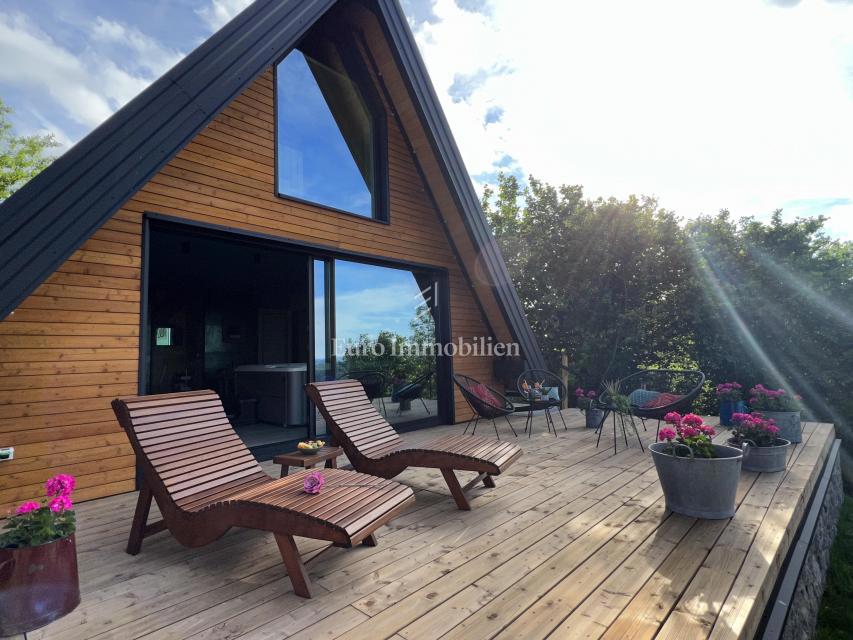 Kupjak - casa di legno con quattro edifici