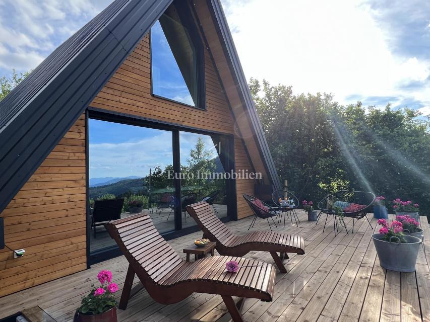 Kupjak - casa di legno con quattro edifici