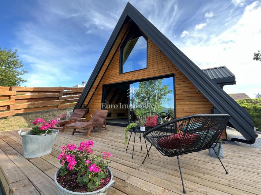 Kupjak - casa di legno con quattro edifici