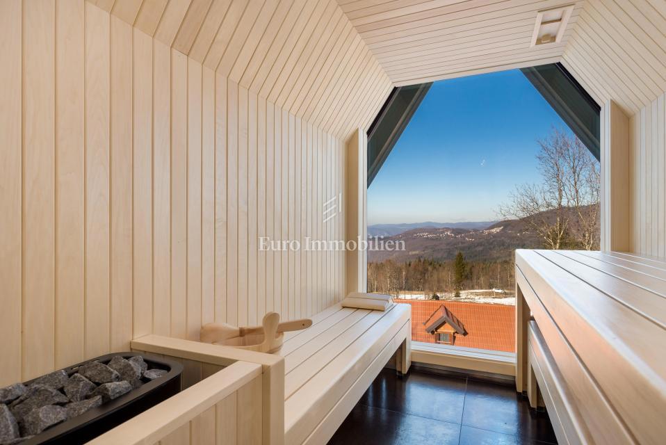 Kupjak - casa di legno con quattro edifici