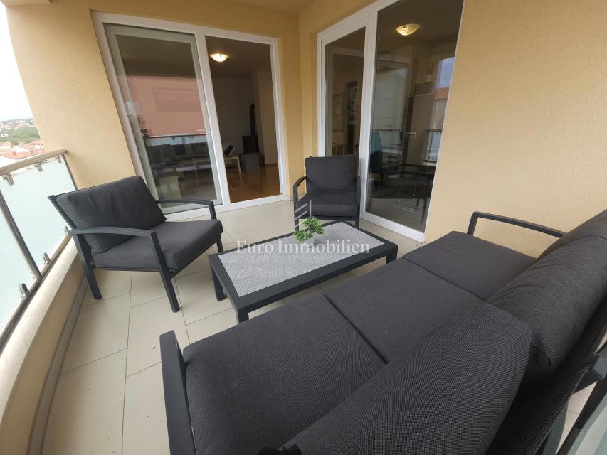 Ottimo appartamento a Malinska con ampia terrazza