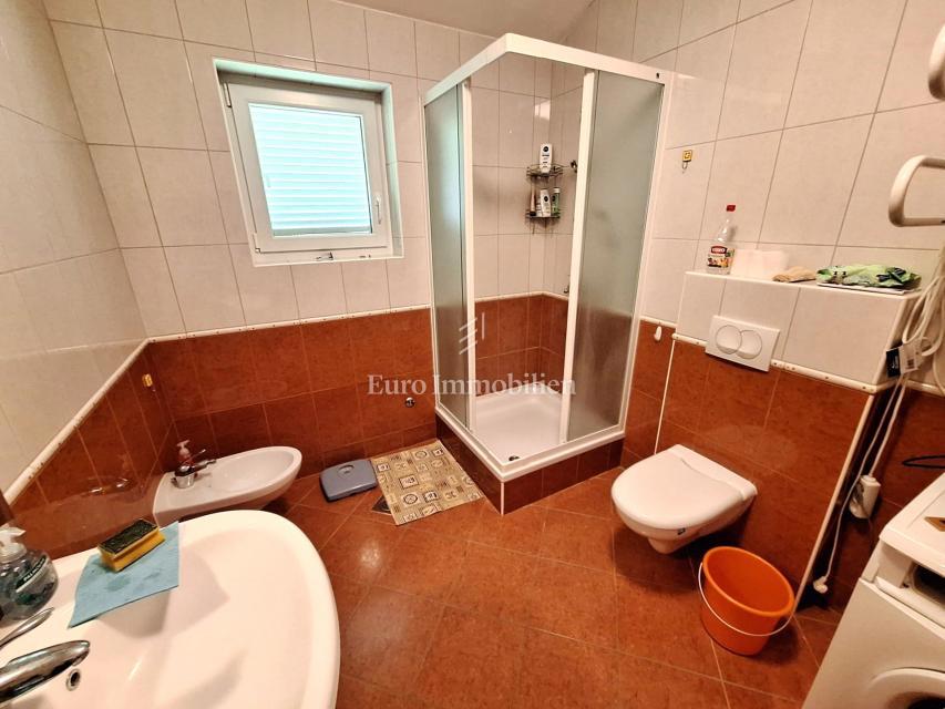 Klimno - spazioso appartamento con vista mare