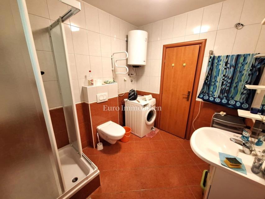 Klimno - spazioso appartamento con vista mare