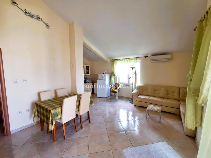 Klimno - spazioso appartamento con vista mare