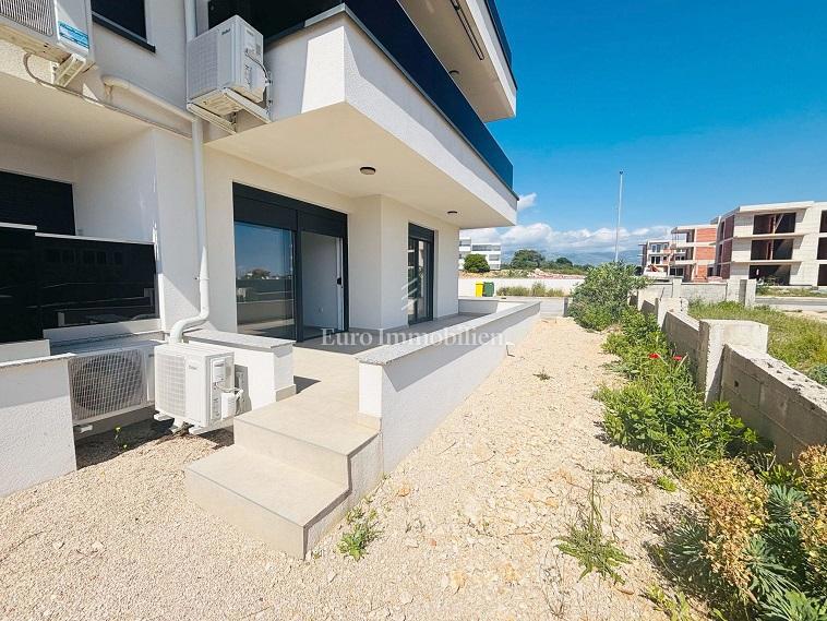 Novalja - appartamento al piano terra con giardino