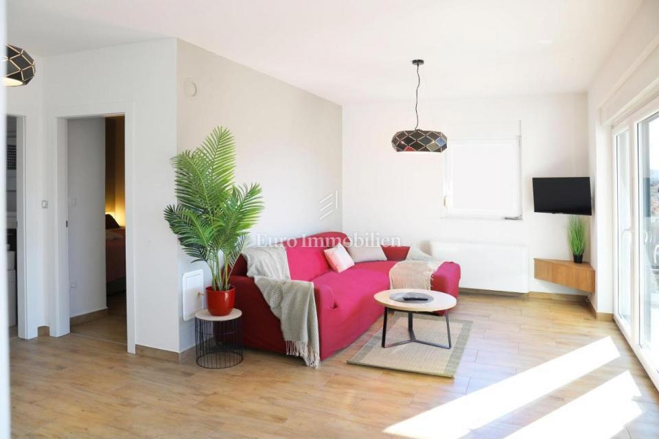 Casa con 4 appartamenti - isola di Krk, Malinska