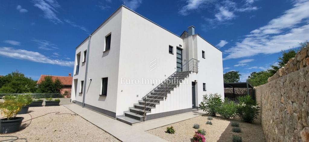 Casa con 4 appartamenti - isola di Krk, Malinska