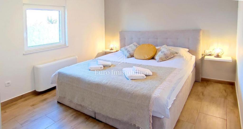 Casa con 4 appartamenti - isola di Krk, Malinska