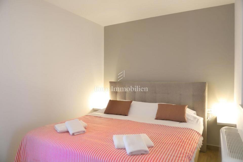 Casa con 4 appartamenti - isola di Krk, Malinska