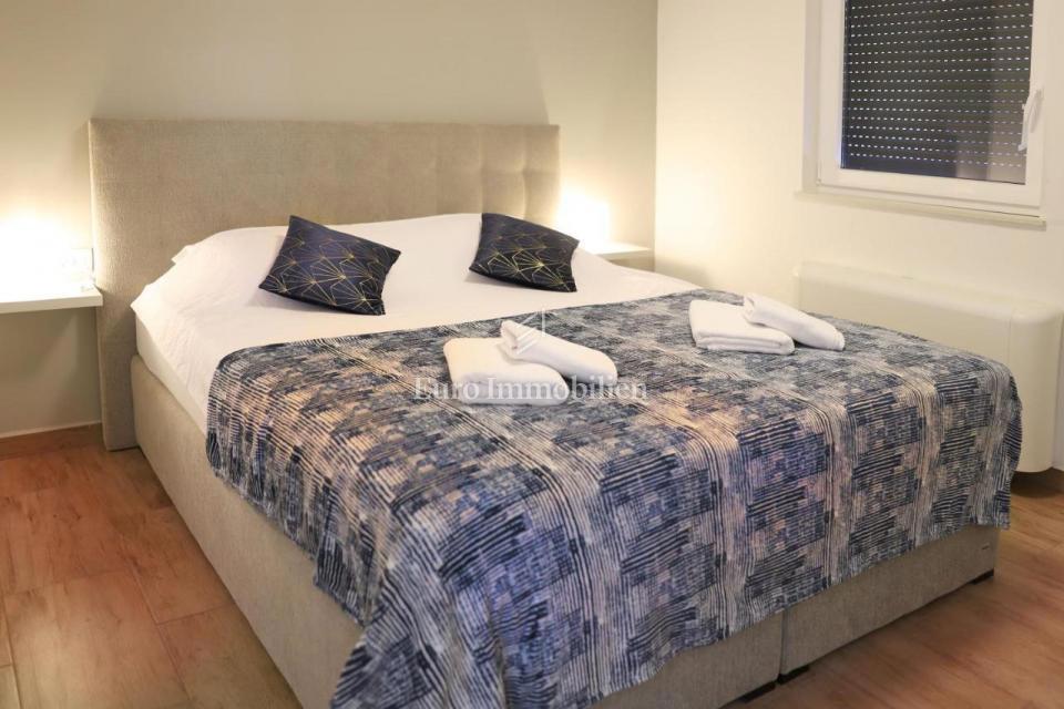 Casa con 4 appartamenti - isola di Krk, Malinska