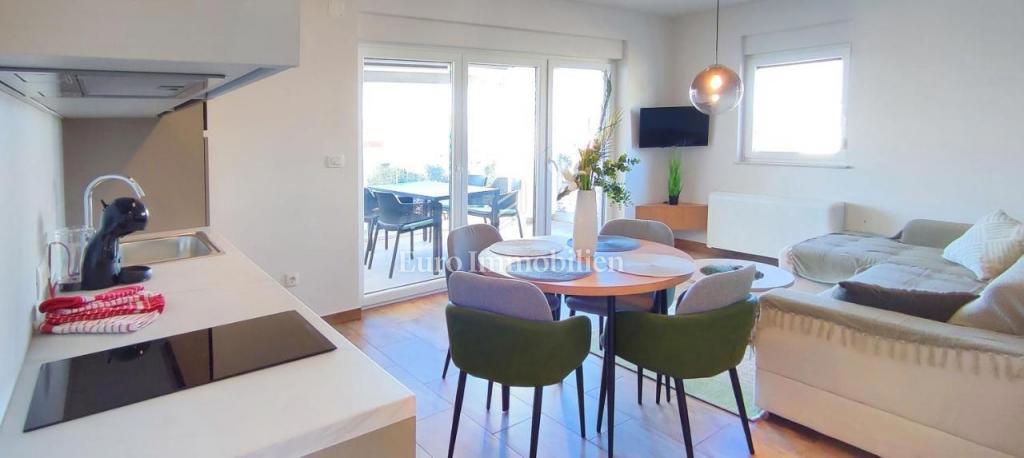 Casa con 4 appartamenti - isola di Krk, Malinska