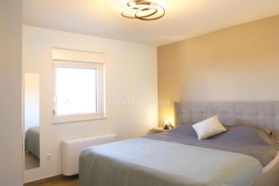 Casa con 4 appartamenti - isola di Krk, Malinska