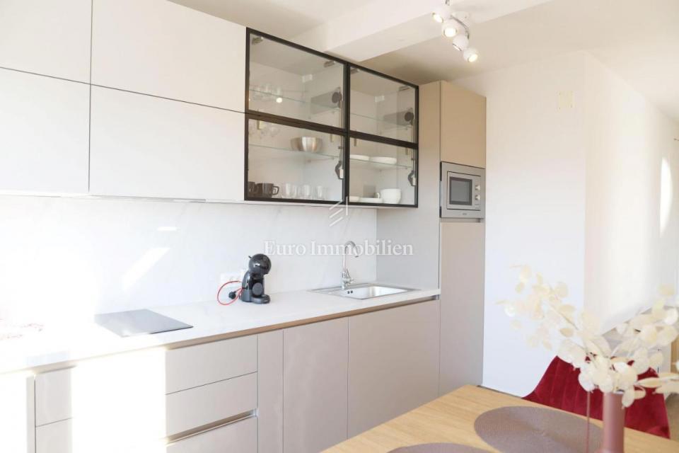 Casa con 4 appartamenti - isola di Krk, Malinska