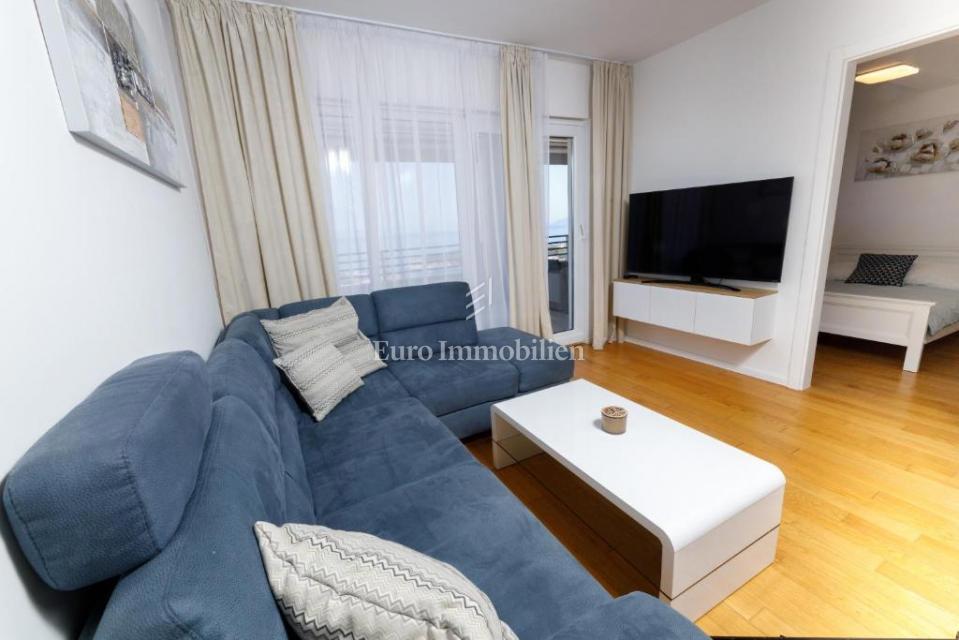 Makarska - appartamento con garage e vista mare