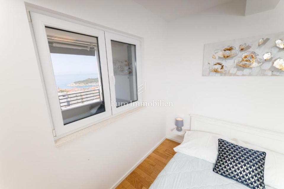 Makarska - appartamento con garage e vista mare