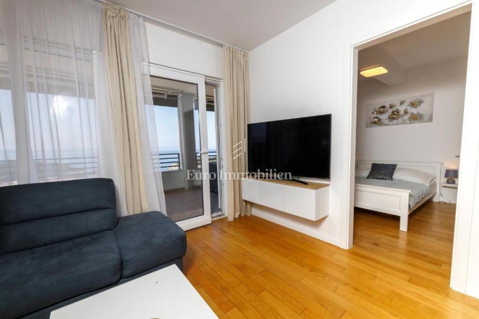 Makarska - appartamento con garage e vista mare