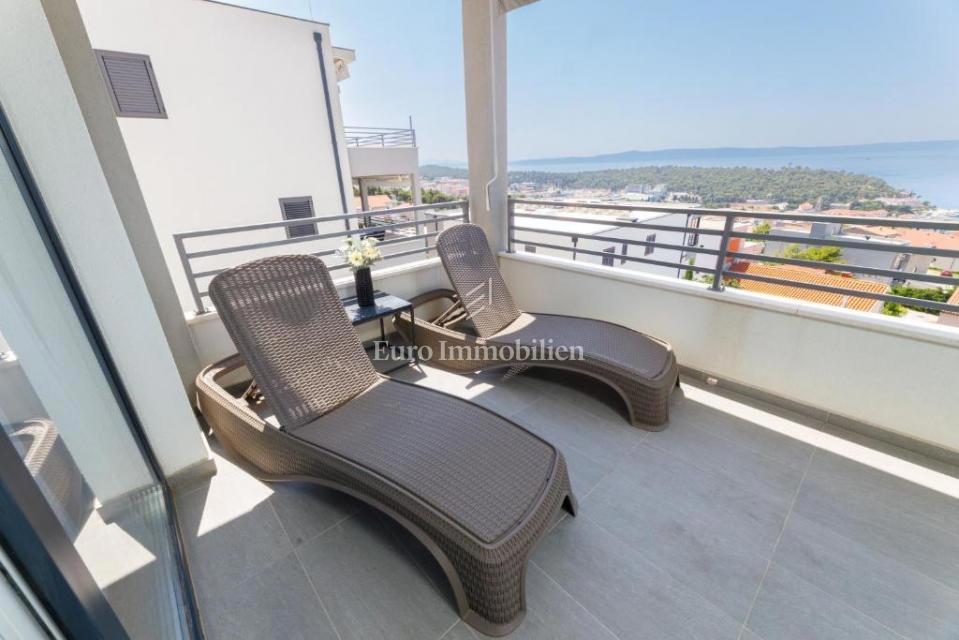 Makarska - appartamento con garage e vista mare