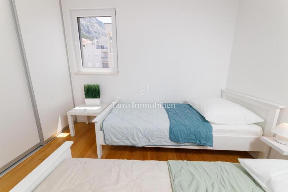 Makarska - appartamento con garage e vista mare
