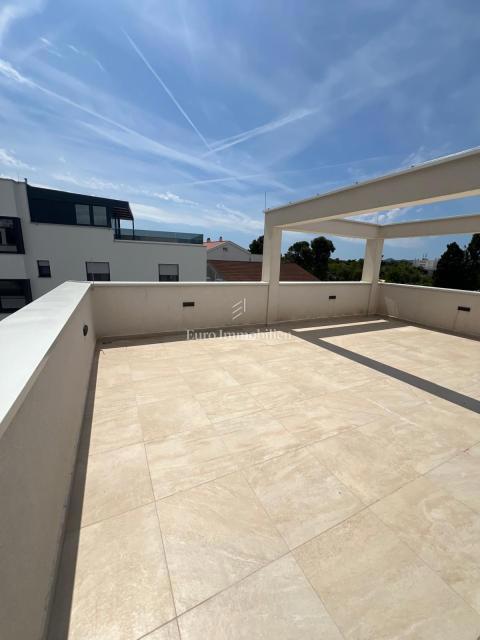 Zara - appartamento con terrazza sul tetto