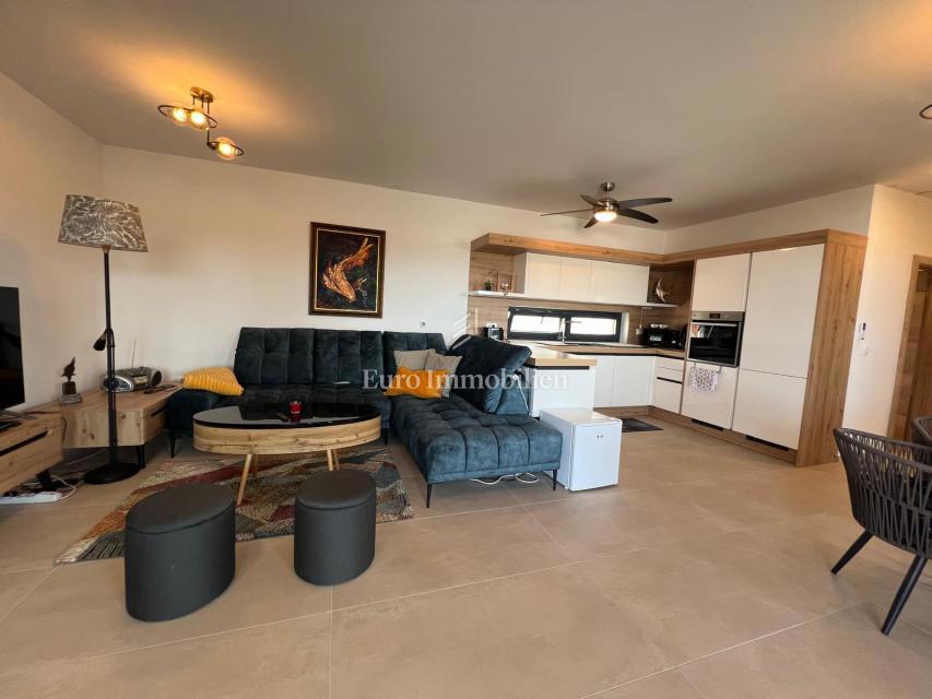 Zara - appartamento con terrazza sul tetto